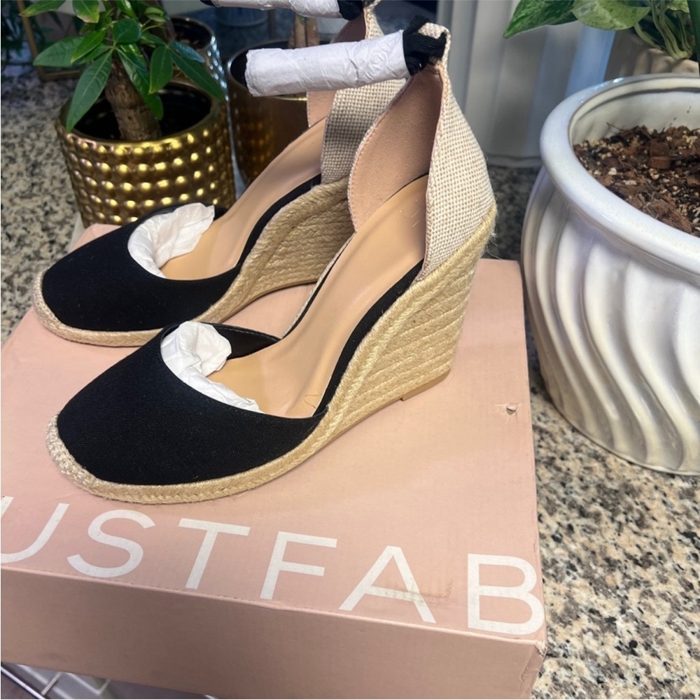 Elegant Black and Cream Wedge Shoes with Ankle Strap - Picture 5 of 6